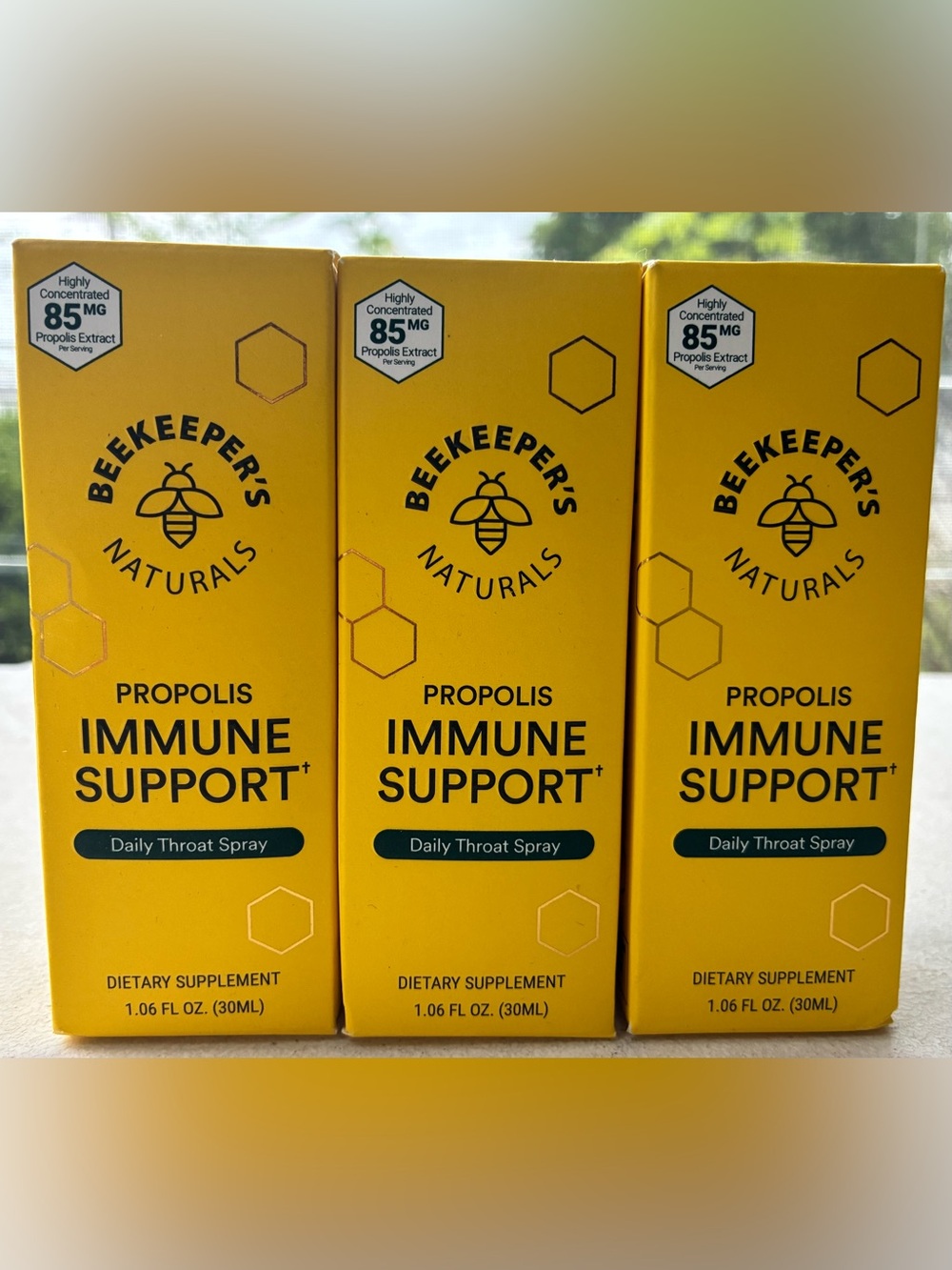3 Beekeepers Naturals DAILY THROAT SPRAY 1.06oz Propolis Immune Support - Picture 2 of 4